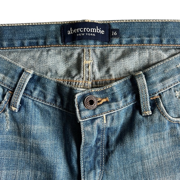 NWT Abercrombie Girls’ Destroyed Bermuda Shorts - Picture 3 of 5